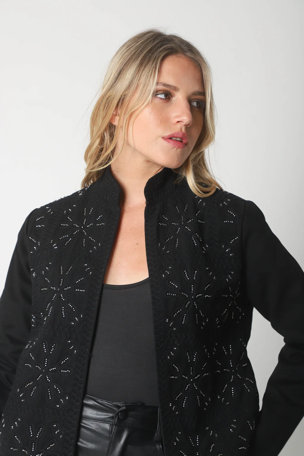 Chaqueta ZAMMA Bordada GU6003