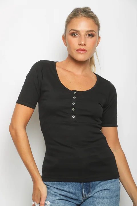 Remera Kyara Morley Abotonada
