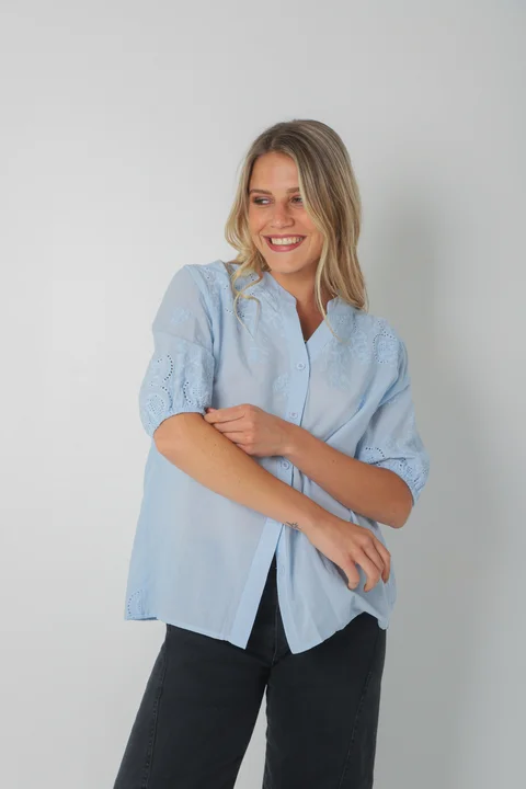 Blusa MAURA Broderie Bordada c/ Puño y Manga 3/4 GU0335