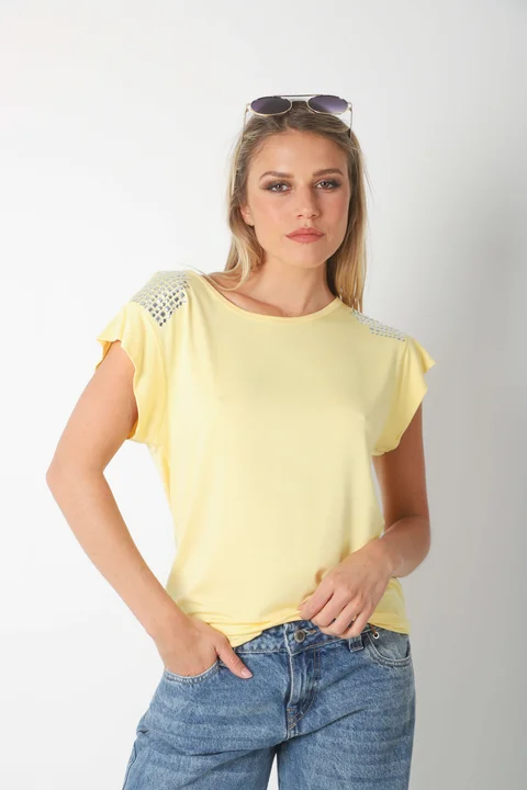 Remera Alyssa Viscosa Lycra con Tachas