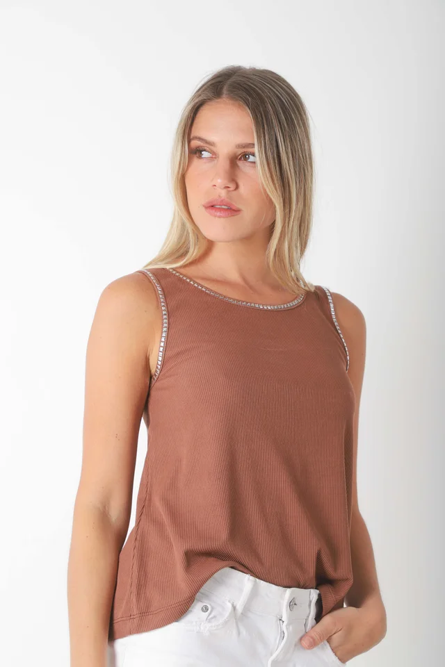 Musculosa  MORA  MORLEY C/ Tachas Cuadradas