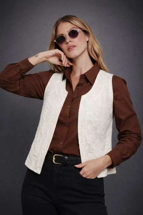 Chaleco GOLAN LINO c/bordado GUK70180