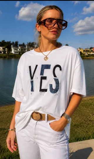 Remera Amplia Yes con Brillos GU87352 - Vista 2