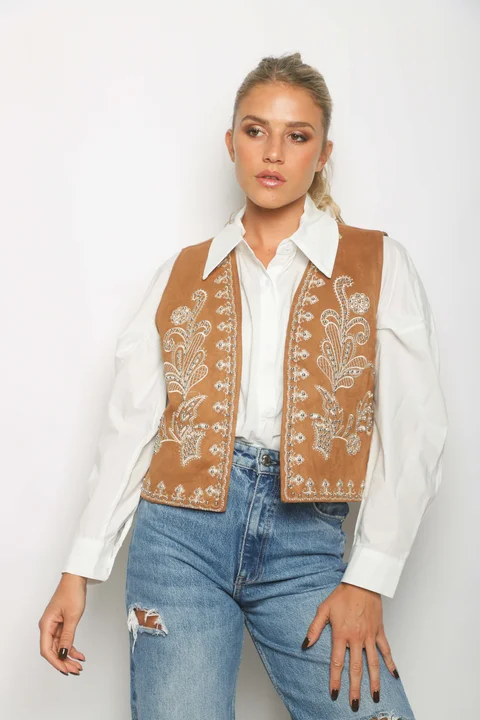 Chaleco MONTANI Gamuza Bordado GU562