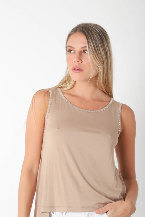 Musculosa POSITANO Modal c/ Tachas Redonda Pequeña