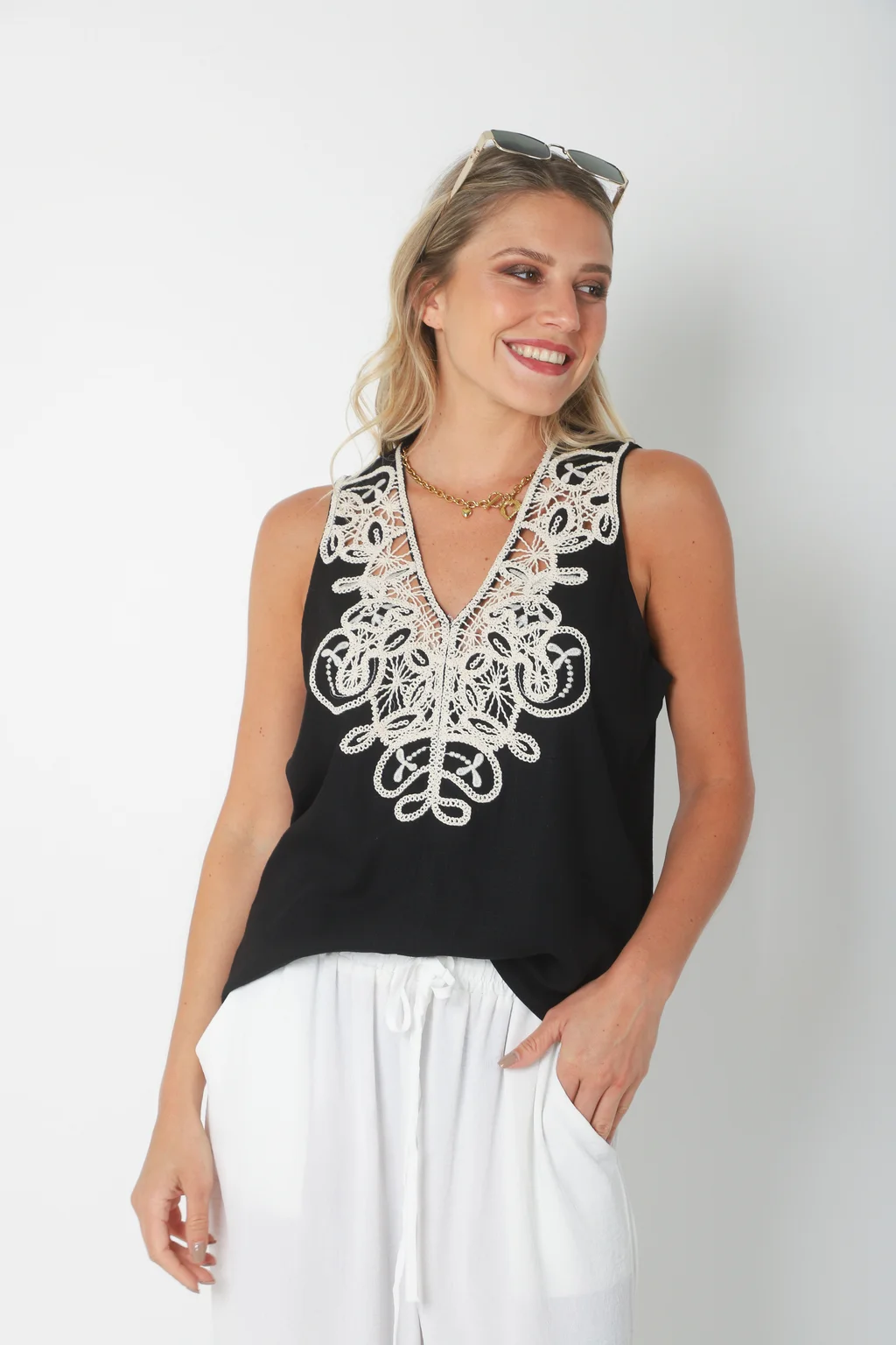 Musculosa LIBERTY de Lino BORDADA GU2525