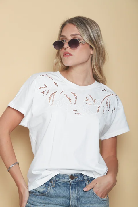 Remera MERIDA Bordada GUK70109