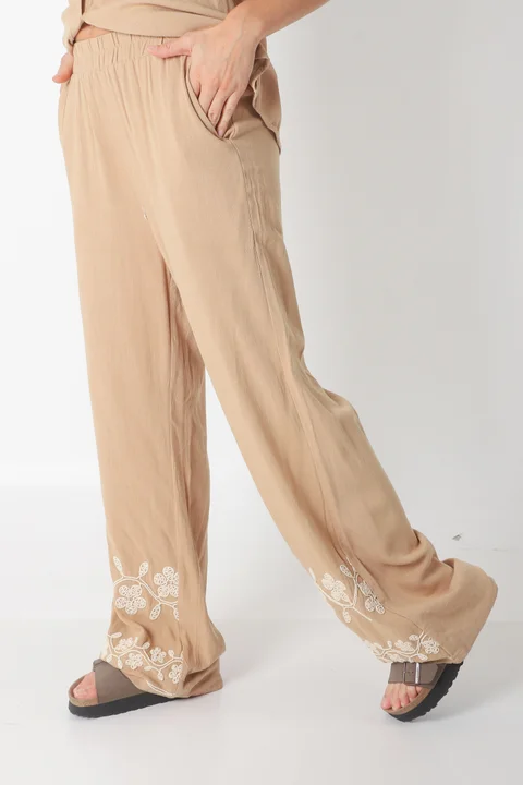 Conjunto GINEVA LINO C/Bordado GUK70152/70153