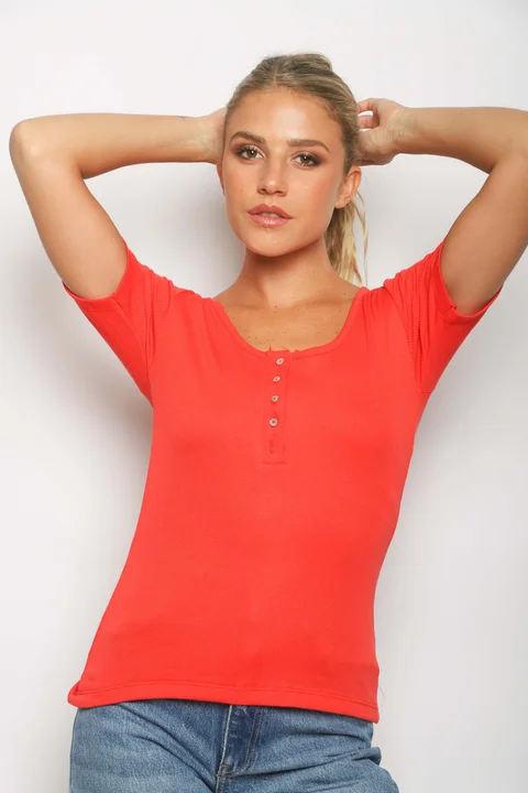 Remera Kyara Morley Abotonada