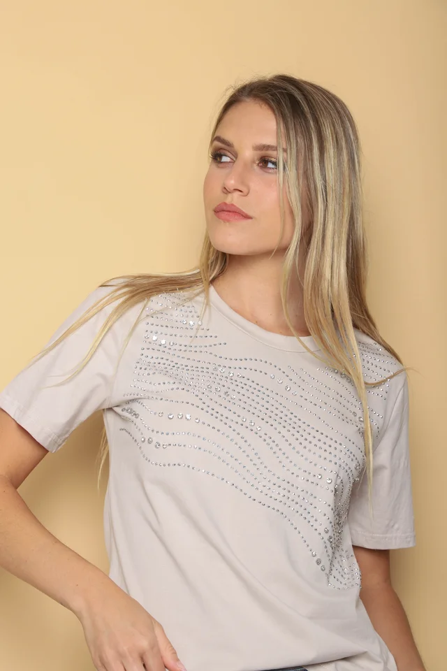 Remera MAREAS STRASS Y PIEDRAS GUK70139