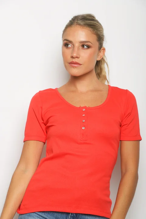 Remera Kyara Morley Abotonada