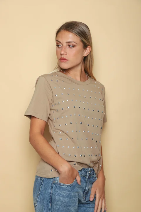 Remera KARSY con Tachas GUK70248