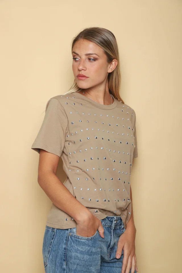 Remera KARSY con Tachas GUK70248