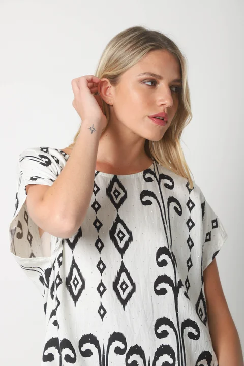 Blusa Lino Amplia Chenay Rombo c/ Strass  GU6130N