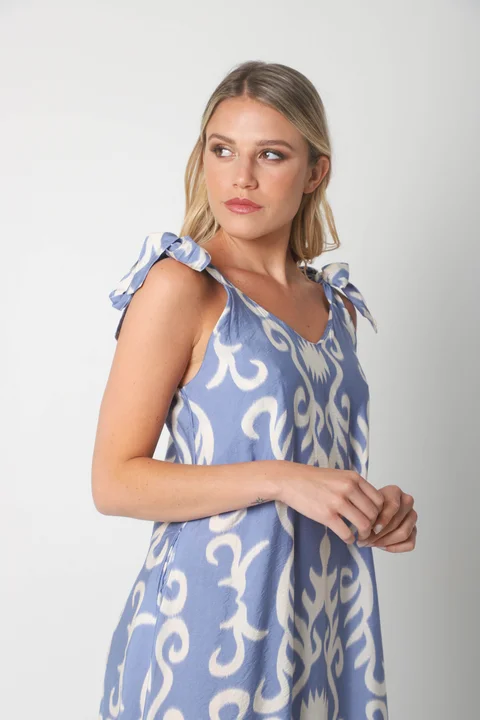 Vestido NISSI BULGARO AMPLIO de creppe c/ Tiras y Bolsillos