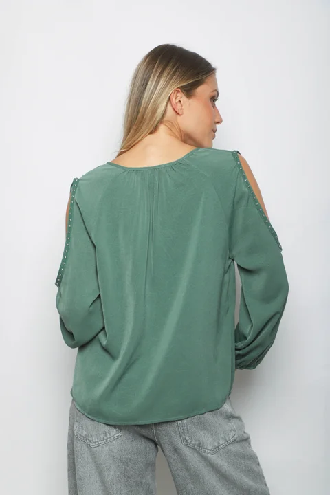 Blusa GAMBER SATEN C/ Hombro Descubierto y Tachas GU0341