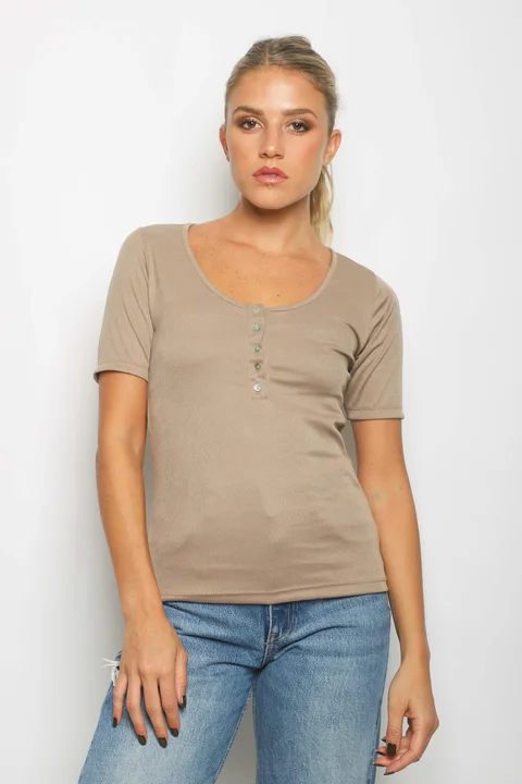 Remera Kyara Morley Abotonada