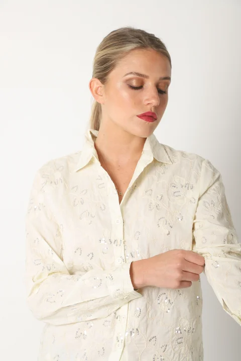 Camisa MISS Flores Bordadas y Lentejuelas GU5195