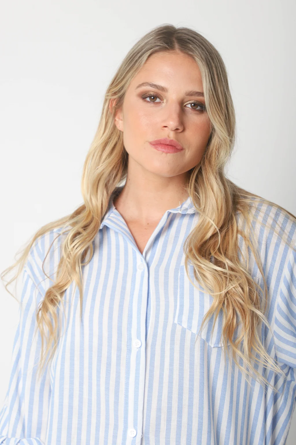 Camisa LOISA Lino Larga Raya ANCHA con Bolsillo