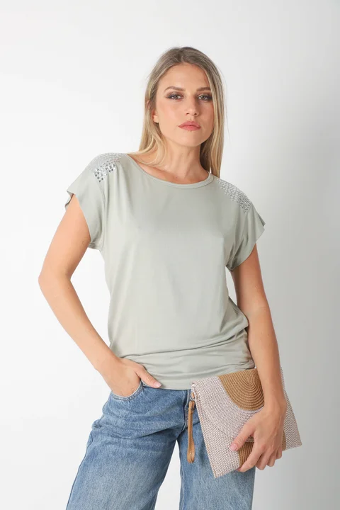 Remera Alyssa Viscosa Lycra con Tachas