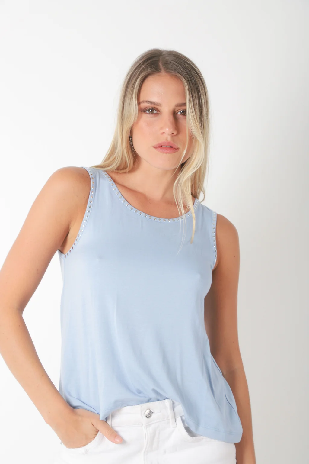 Musculosa POSITANO Modal c/ Tachas Redonda Pequeña