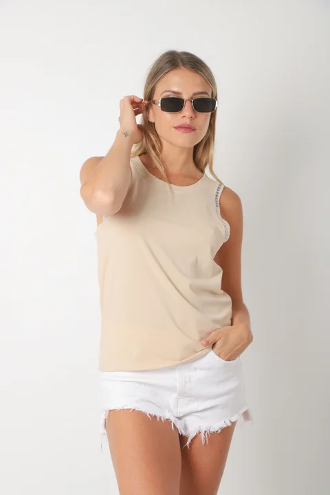 Musculosa DARE Morley Bombe c/ Tachas
