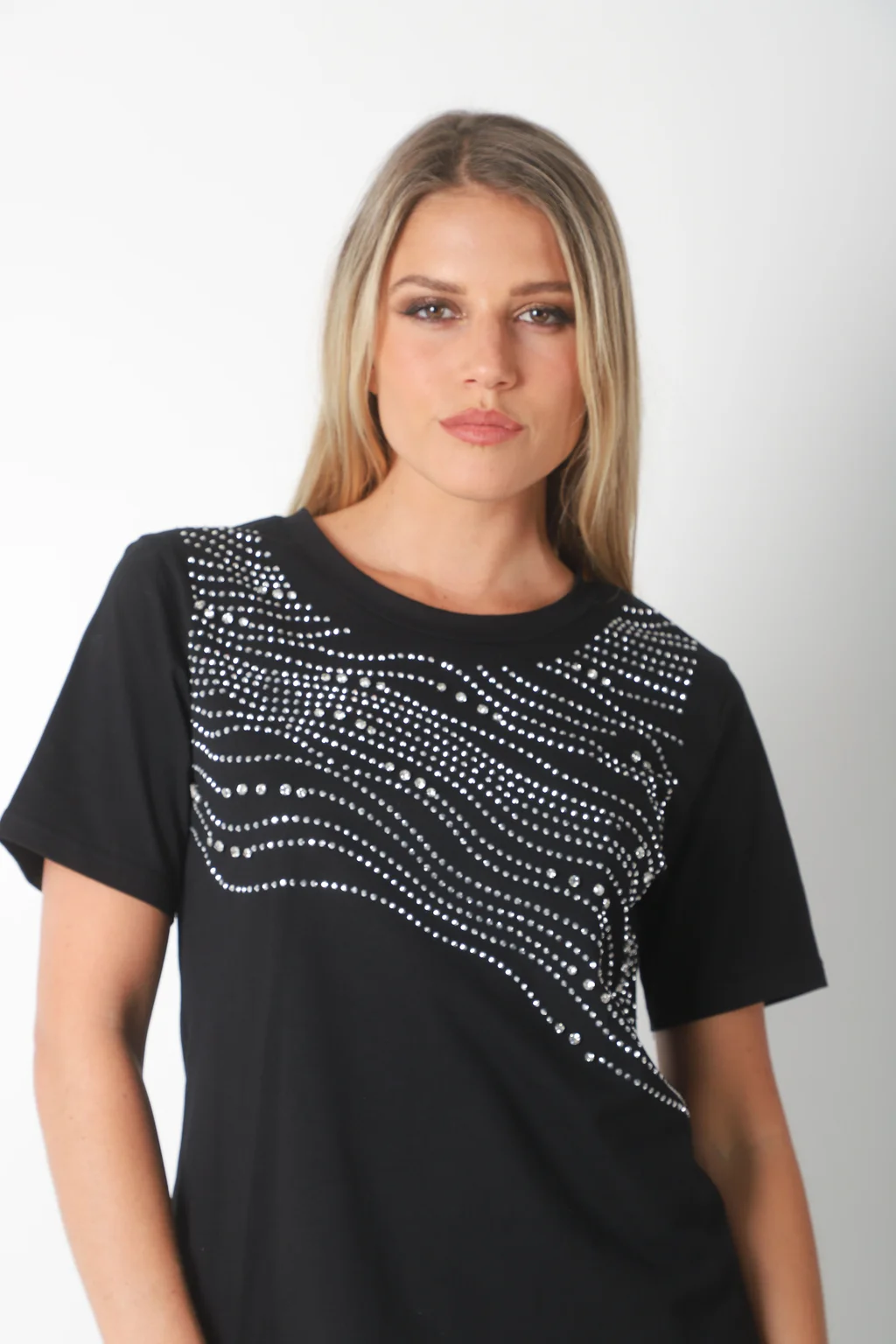 Remera MAREAS STRASS Y PIEDRAS GUK70139