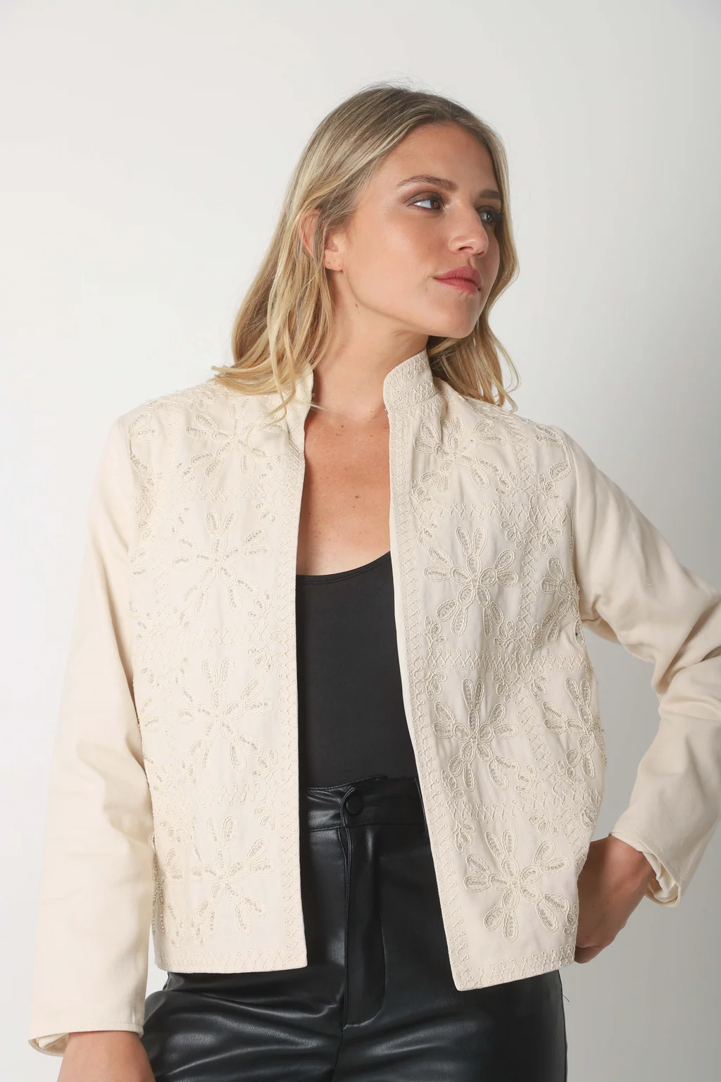 Chaqueta ZAMMA Bordada GU6003