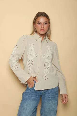 Camisa NERJA Bordada GU0535 - Vista 3