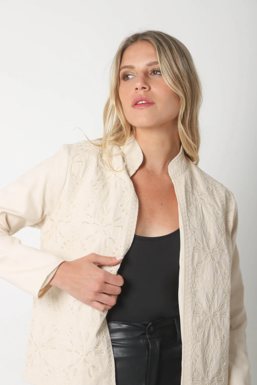 Chaqueta ZAMMA Bordada GU6003