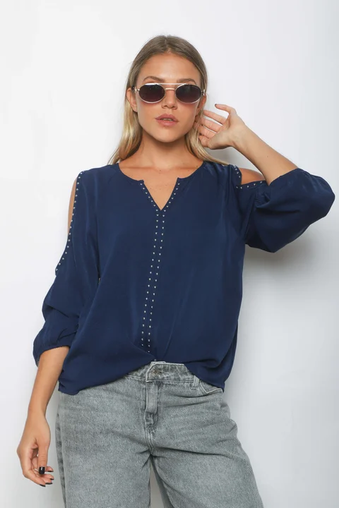 Blusa GAMBER SATEN C/ Hombro Descubierto y Tachas GU0341