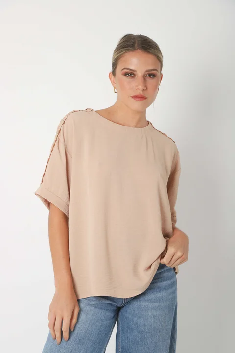 Blusa SERE Amplia Creppe c/ Puntilla en Hombros y Mangas GU0329