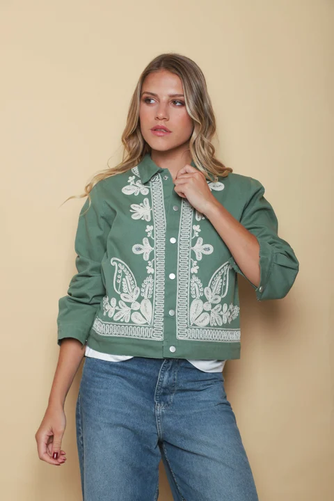 Chaqueta FORTY de Gabardina Bordada GUF6005