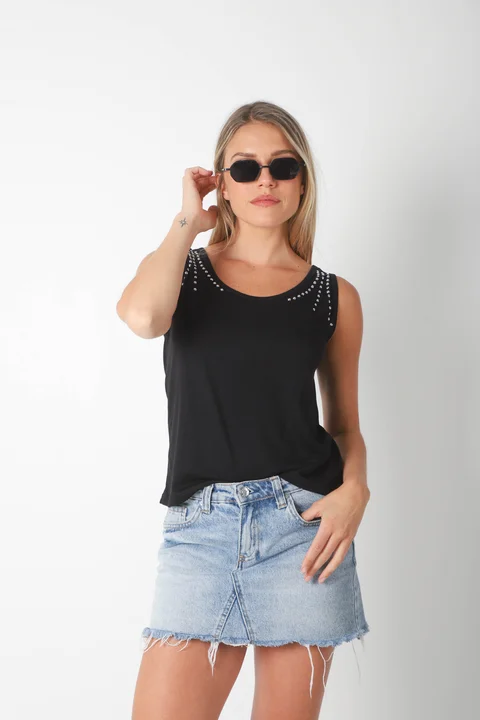 Musculosa  FIORE Creppe c/ Tachas