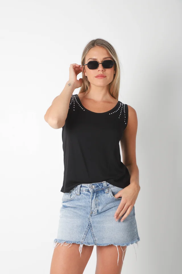 Musculosa  FIORE Creppe c/ Tachas