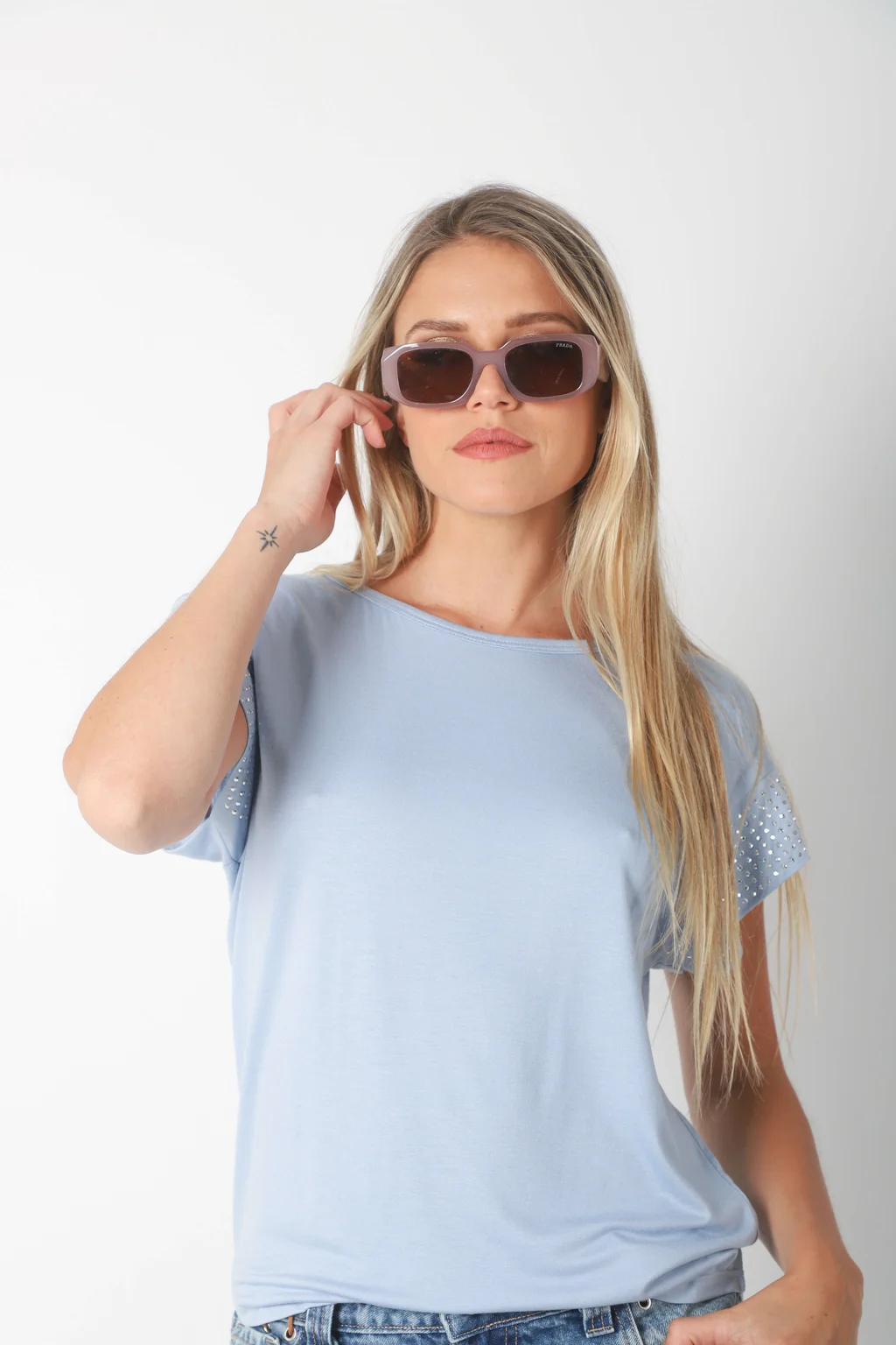 Remera KILIM de Modal Viscosa c/ Tachas en Mangas