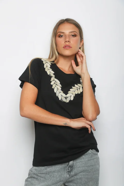 Remera ARIN Bordada GU6266