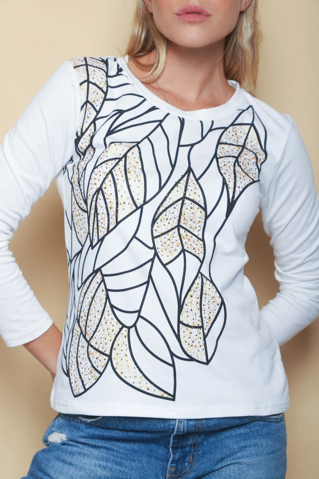 Remera HOJAS con Strass GU70047