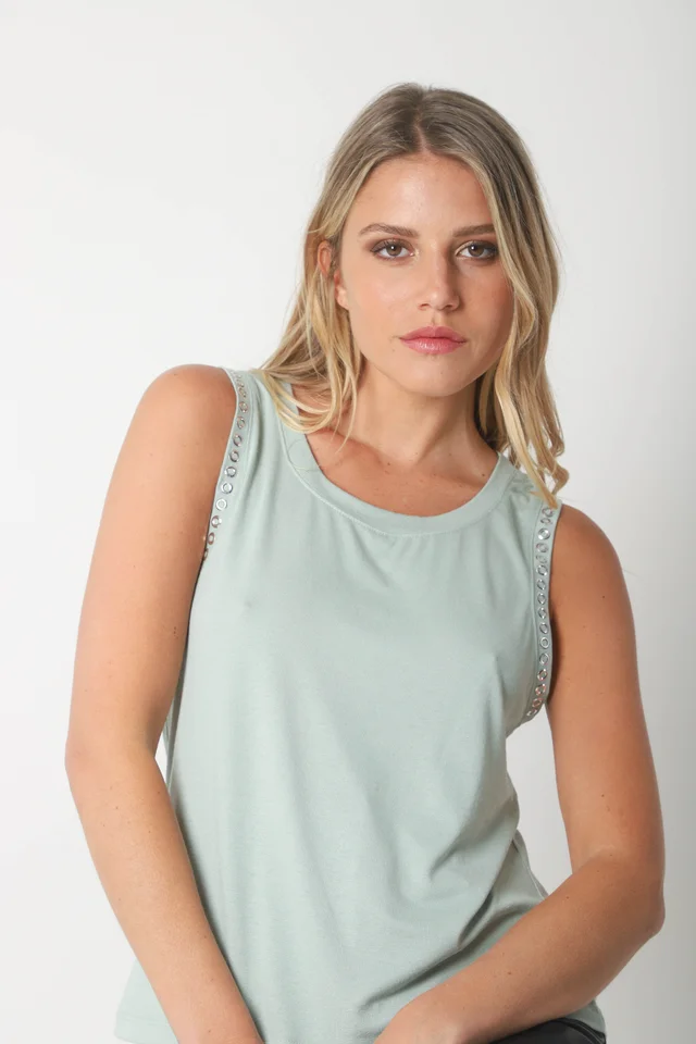 Musculosa Mile Creppe c/ Tachas