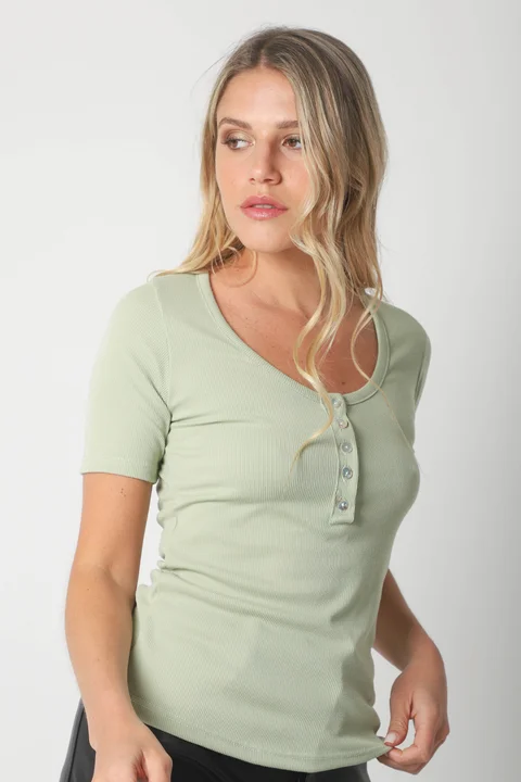 Remera KYARA Morley Abotonada