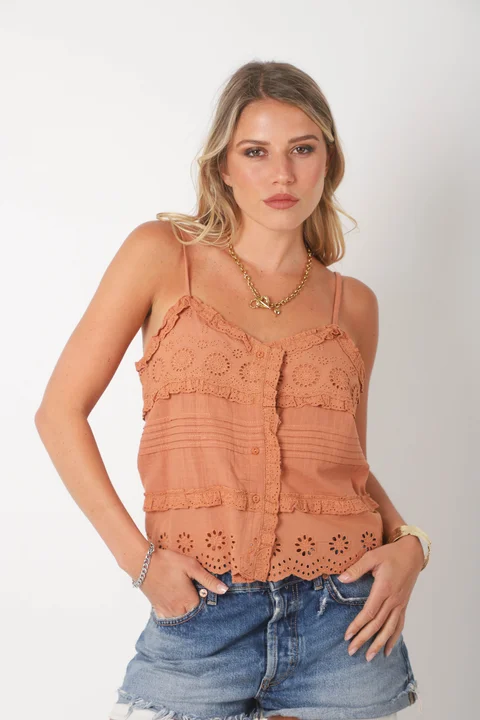 Musculosa   Kavanah de Lino  Abotonada con T ablitas y Broderie GUK4067