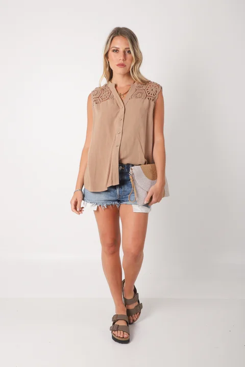 Camisa KARIN de Lino Sin Manga C/ Crochet GU0544