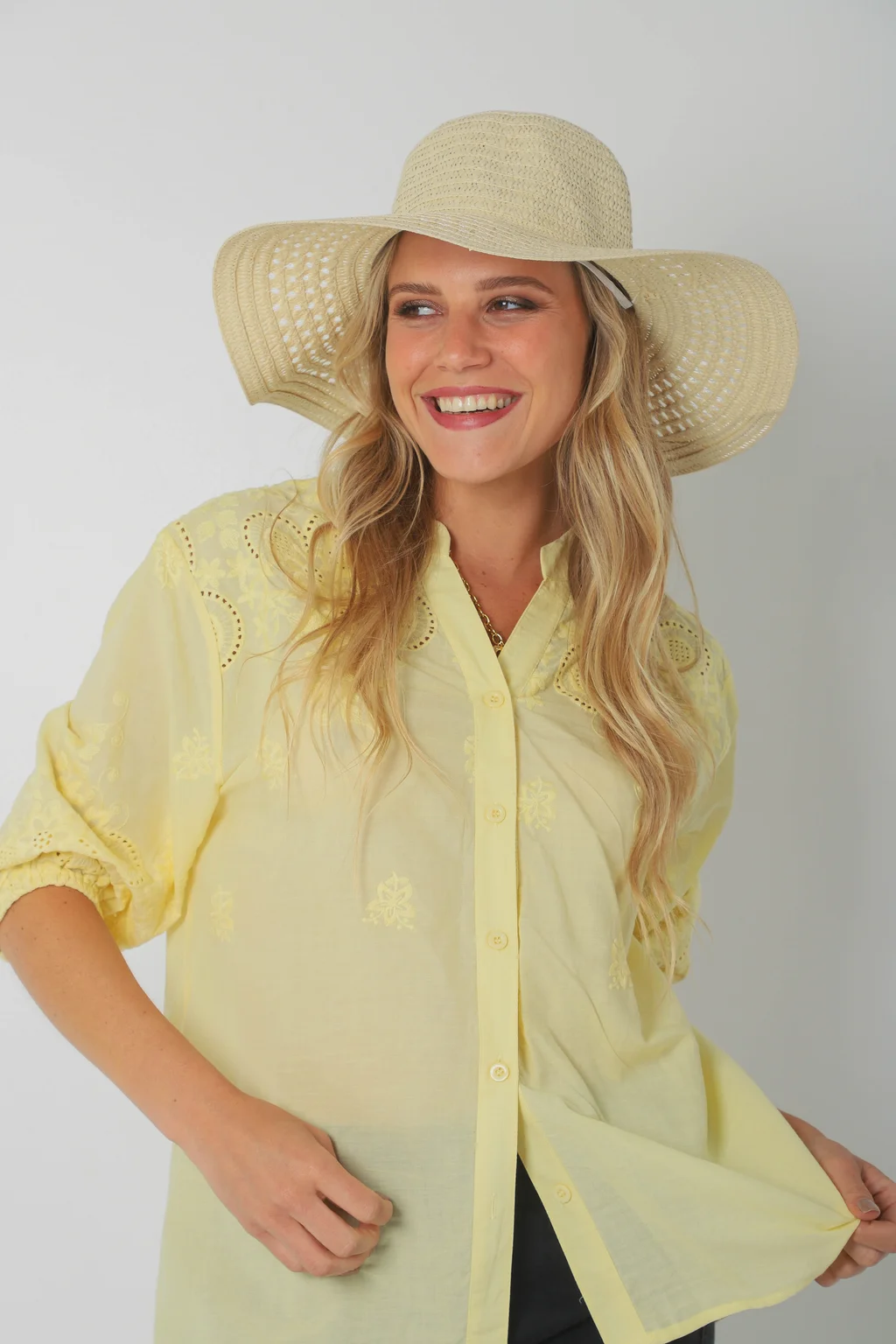 Blusa MAURA Broderie Bordada c/ Puño y Manga 3/4 GU0335