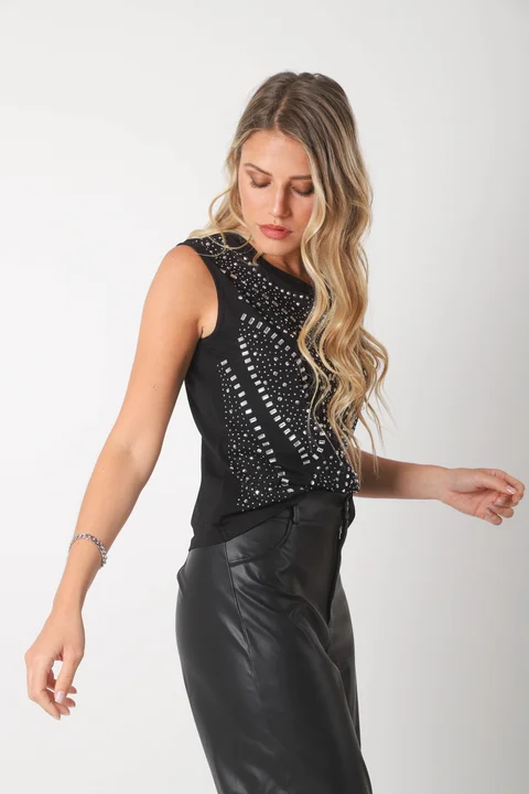 Musculosa Lobby Tachas GUK70135