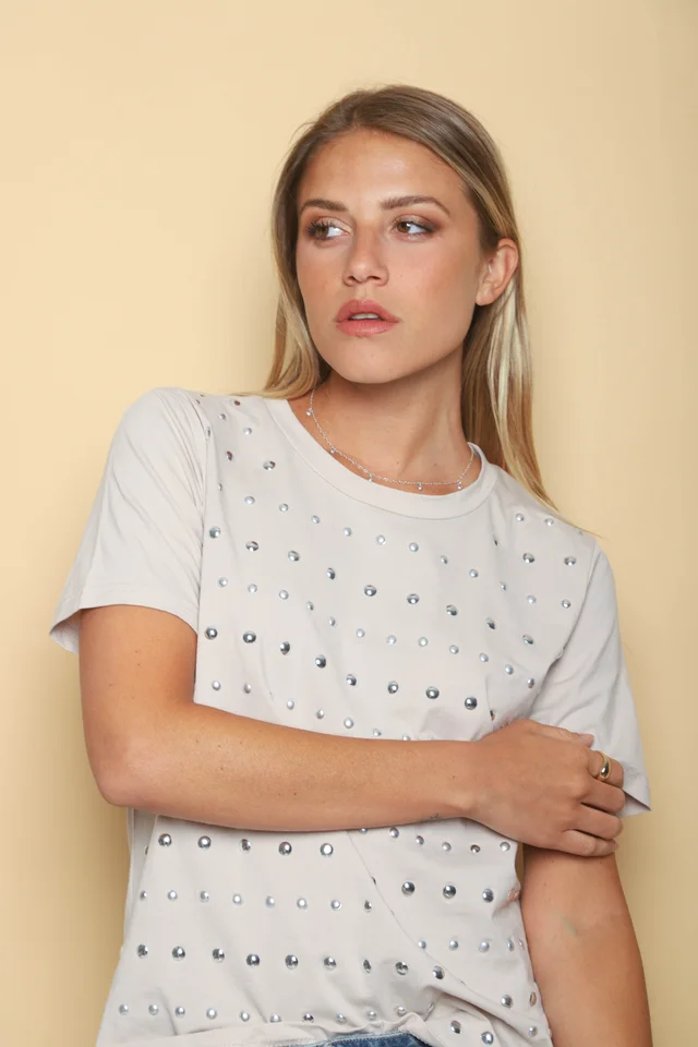 Remera KARSY con Tachas GUK70248