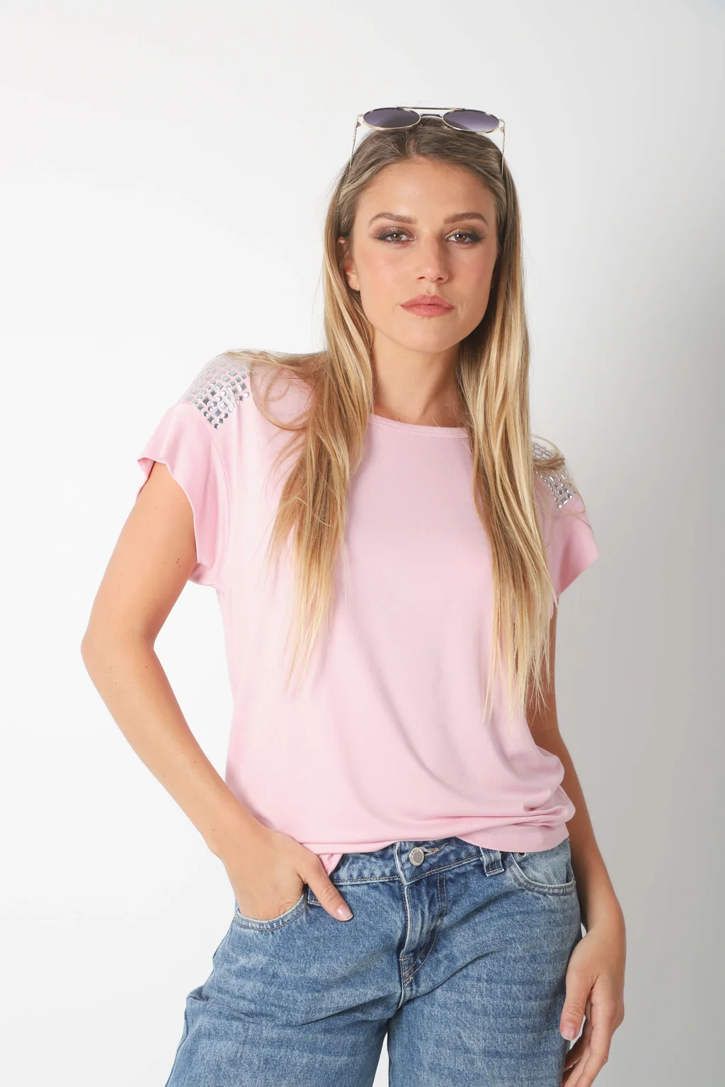 Remera Alyssa Viscosa Lycra con Tachas