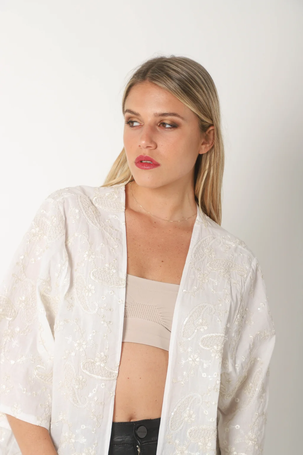 Kimono VAPARAISO de Lino Bordado GU5175