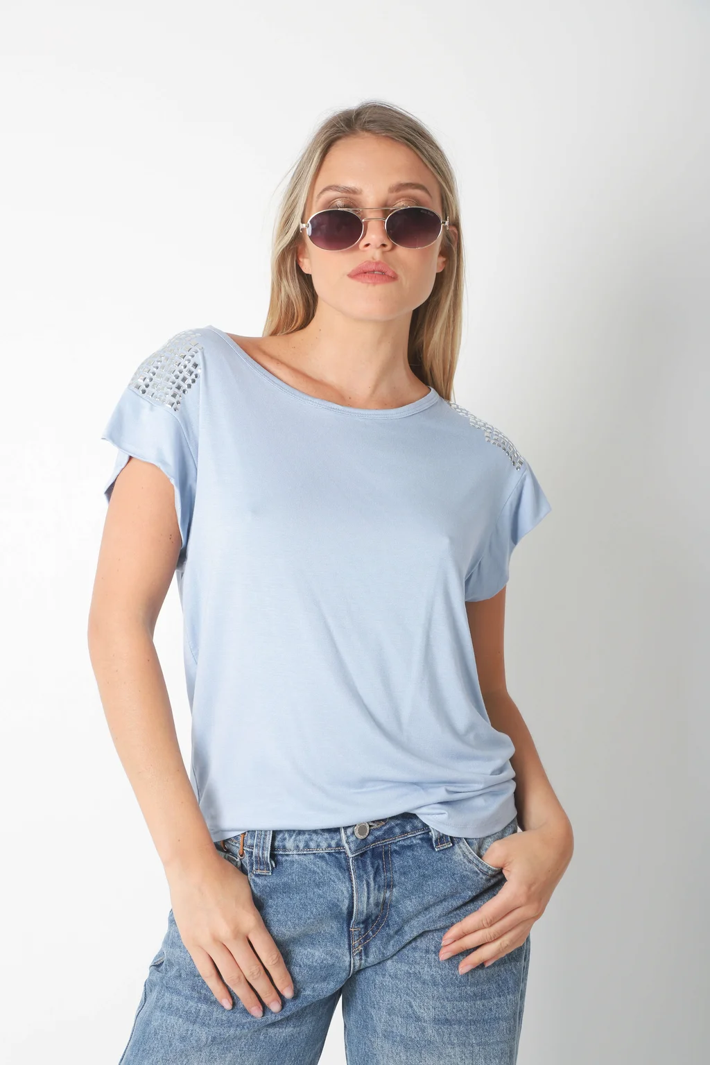 Remera Alyssa Viscosa Lycra con Tachas