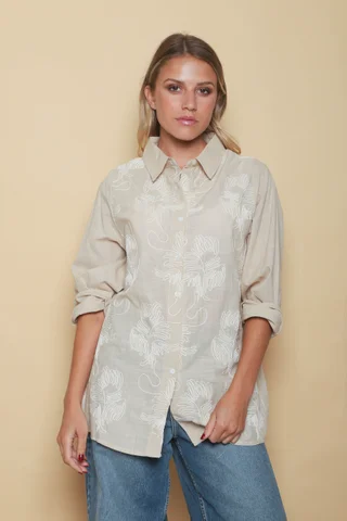 Camisa AKARI de LINO Bordada OVERSIZE GU41 - Vista 2