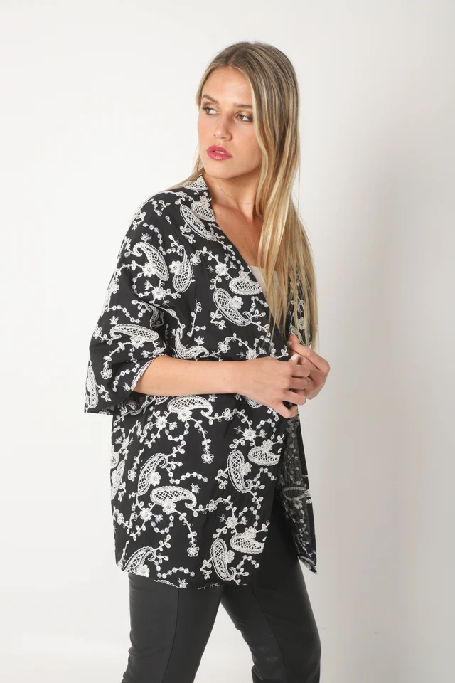Kimono VAPARAISO de Lino Bordado GU5175